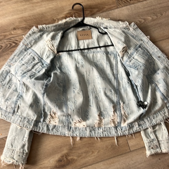 Blank NYC ripped jean jacket - Picture 3 of 4